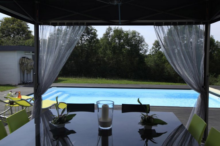 tonnelle pliante pour couverture terrasse piscine